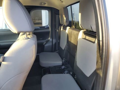 Used 2021 Toyota Tacoma SR w/ SR Convenience Package image 10