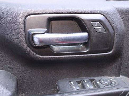 Used 2022 Chevrolet Silverado 1500 Custom image 11