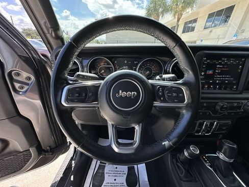 Used 2021 Jeep Wrangler Unlimited Sahara AWD/4WD image 22