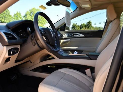 Used 2020 Lincoln MKZ Reserve w/ Luxury Package FWD image 13