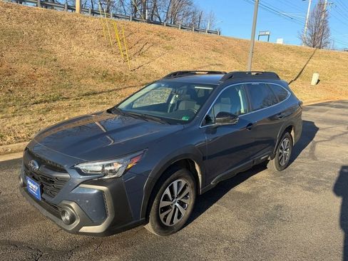 Used 2024 Subaru Outback Premium image 3