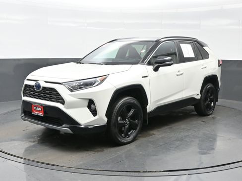 Used 2021 Toyota RAV4 XSE w/ XSE Grade Weather Package image 2