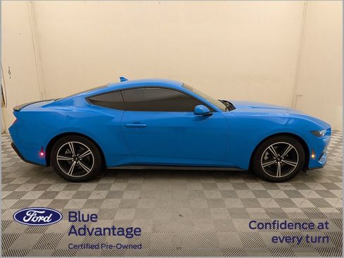 Used 2025 Ford Mustang Coupe RWD image 2