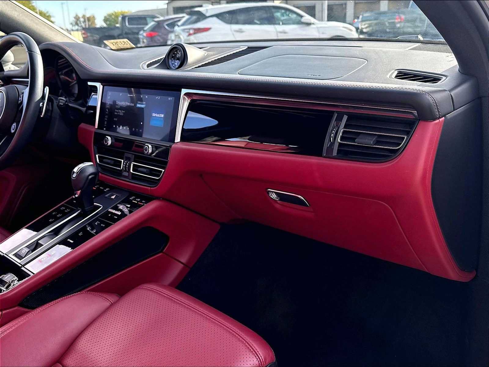 Used 2022 Porsche Macan S AWD/4WD image 17