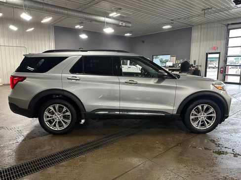 Used 2023 Ford Explorer XLT w/ Equipment Group 202A AWD/4WD image 35