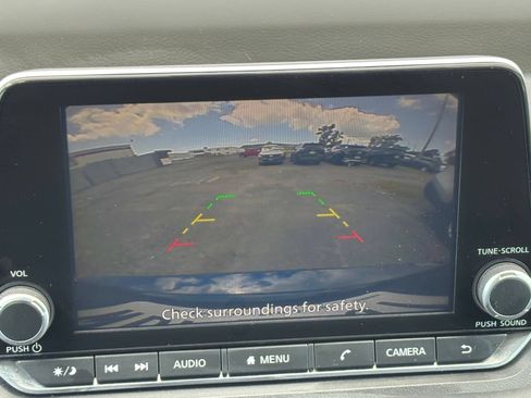 Used 2025 Nissan Rogue SV AWD/4WD image 18
