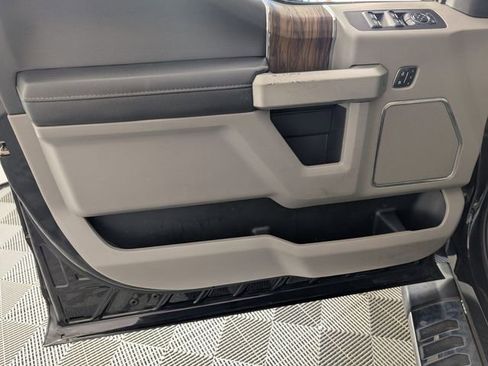 Used 2020 Ford F150 Lariat image 10