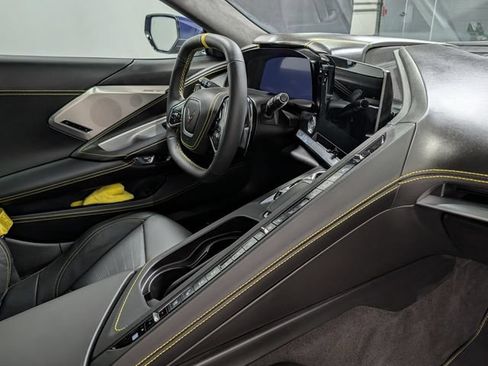 Used 2025 Chevrolet Corvette Stingray Premium Cpe w/ Z51 Performance Package RWD image 21