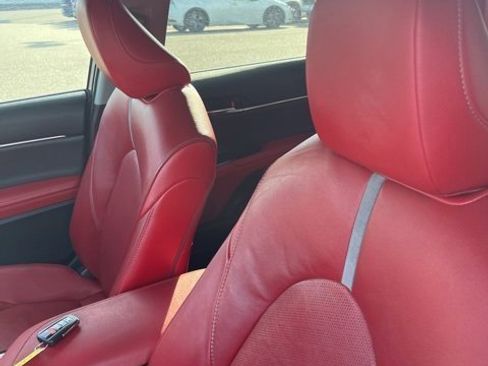 Used 2020 Toyota Camry XSE image 10