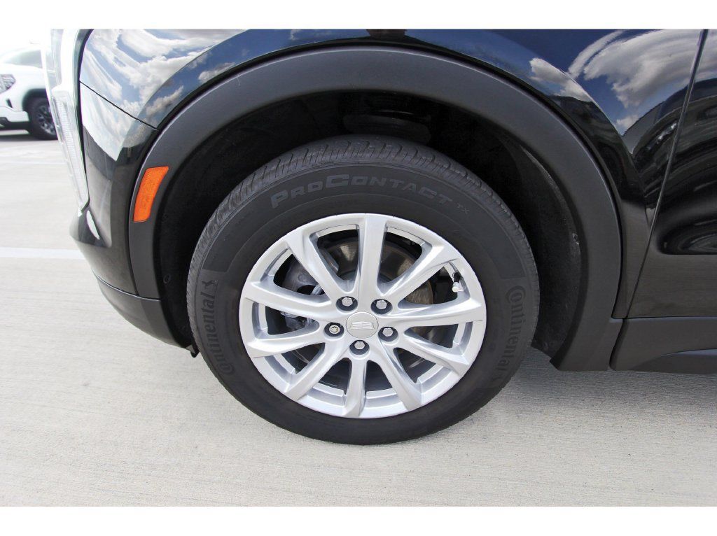 Certified 2023 Cadillac XT4 Luxury FWD image 31