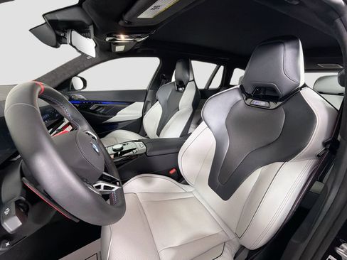 Used 2025 BMW M5 Touring image 23