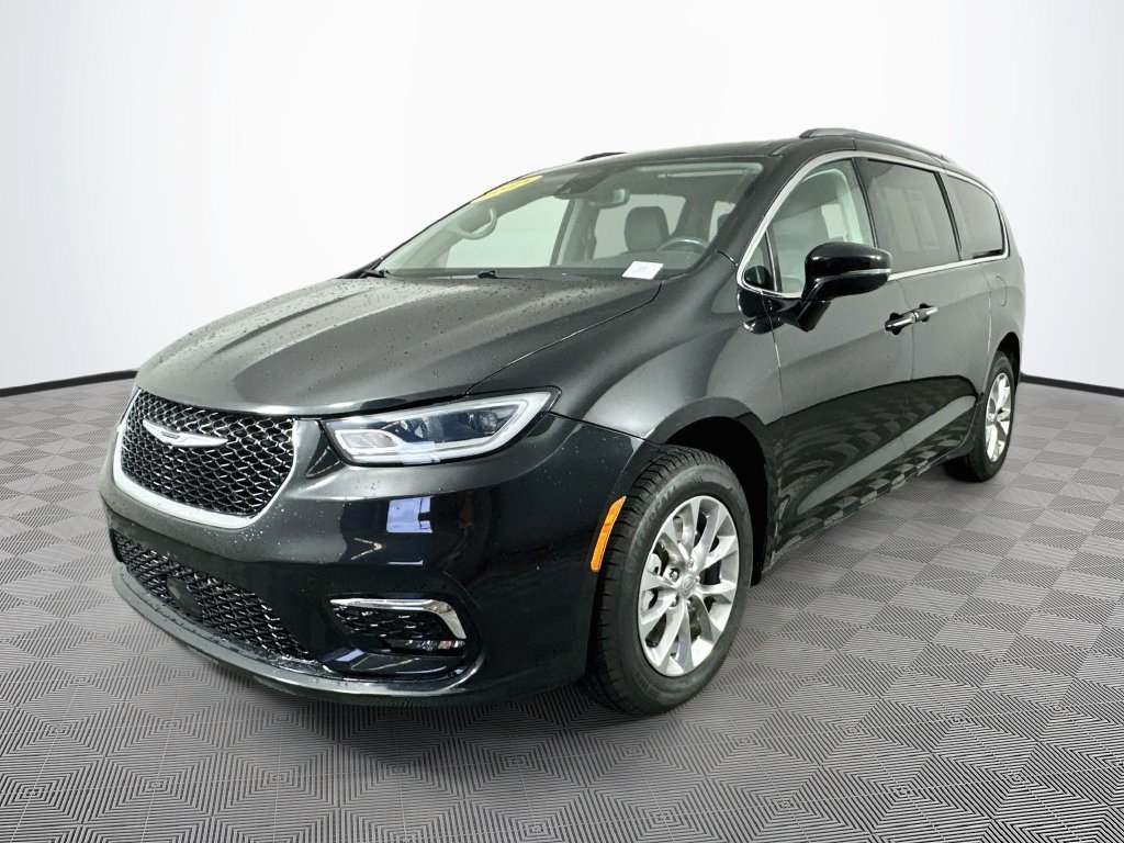 Certified 2021 Chrysler Pacifica Touring-L w/ Uconnect Theater Family Group AWD/4WD image 5