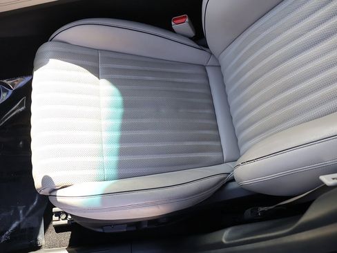 Used 2023 Genesis G70 3.3T w/ Sport Advanced Package image 34