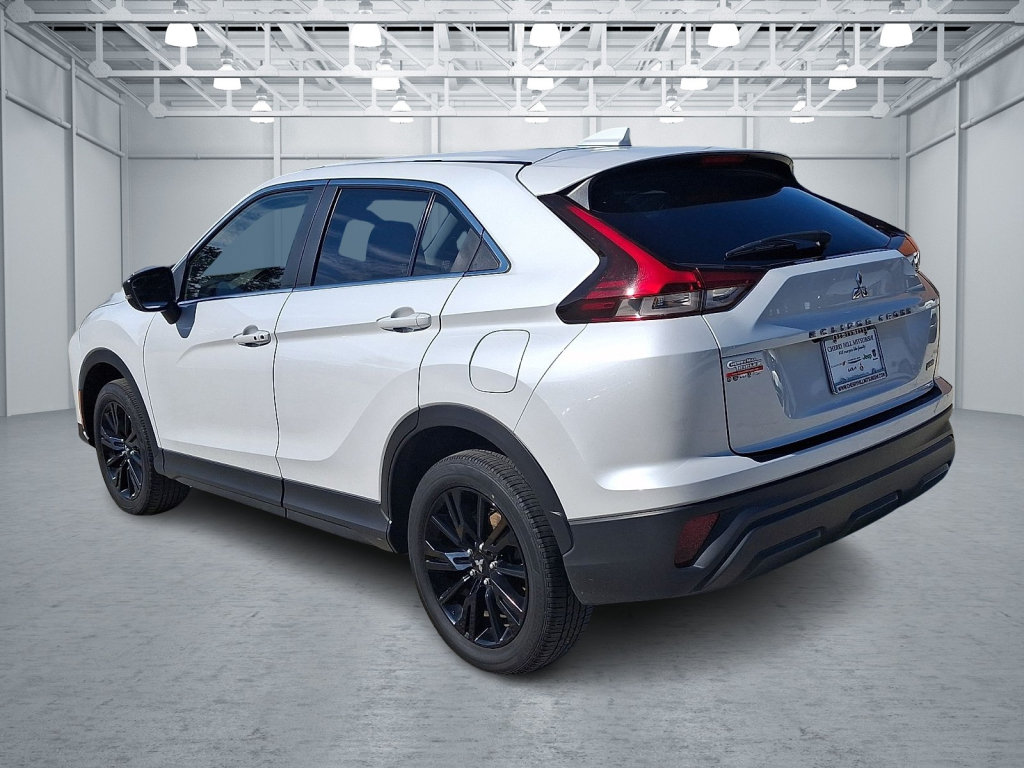 Used 2024 Mitsubishi Eclipse Cross LE AWD/4WD image 3