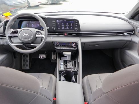 New 2026 Hyundai Elantra SEL Sport FWD image 6
