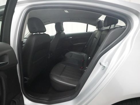Used 2011 Buick Regal CXL FWD image 10