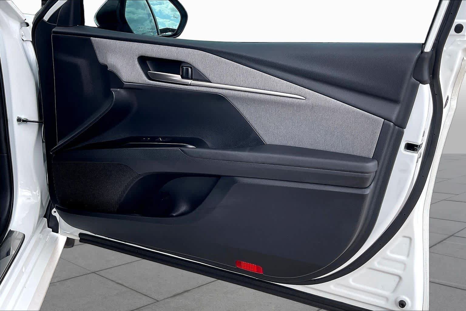 Used 2026 Toyota Camry LE w/ Convenience Package FWD image 22