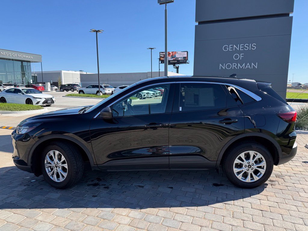 Used 2024 Ford Escape Active AWD/4WD image 2
