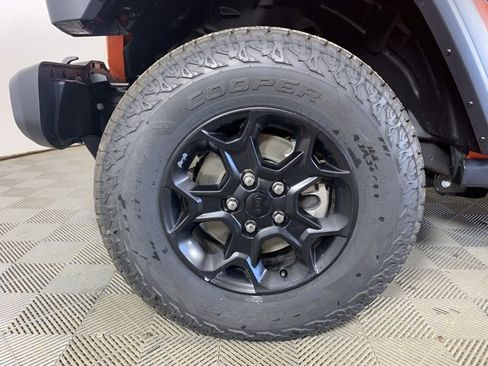 Used 2023 Jeep Gladiator Sport w/ Trailer Tow Package image 30