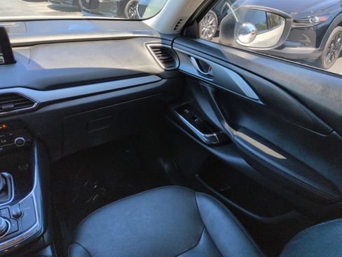 Used 2019 MAZDA CX-9 Touring image 17