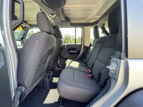 Used 2019 Jeep Wrangler Unlimited Sport S AWD/4WD image 10