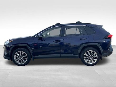 Used 2019 Toyota RAV4 XLE Premium image 4