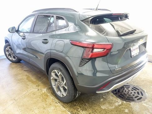 New 2026 Chevrolet Trax LT image 7