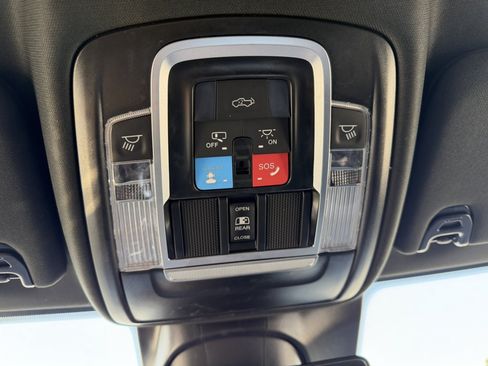Used 2025 RAM 3500 Laramie AWD/4WD image 29