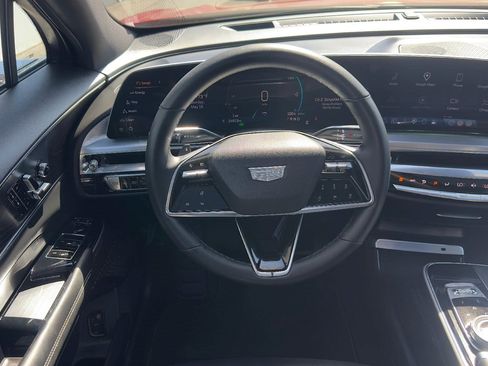 Certified 2024 Cadillac Lyriq Luxury AWD/4WD image 9