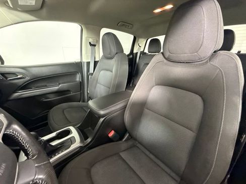 Used 2022 Chevrolet Colorado LT w/ LT Convenience Package AWD/4WD image 15