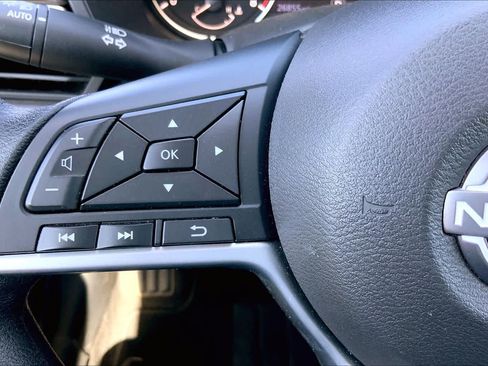Used 2025 Nissan Altima 2.5 SV FWD image 24