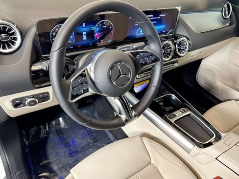 New 2025 Mercedes-Benz GLA 250 image 9