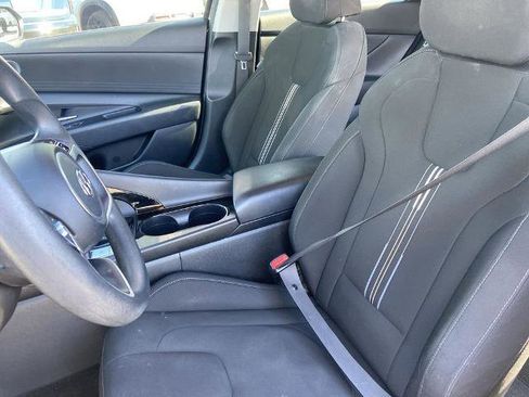 Used 2023 Hyundai Elantra Blue image 14