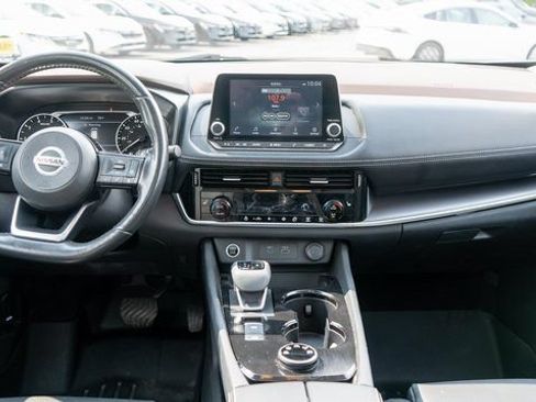 Used 2021 Nissan Rogue SV w/ Premium Package AWD/4WD image 16