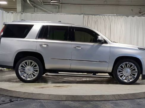 Used 2015 Cadillac Escalade Platinum image 11