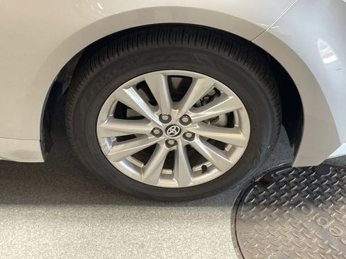 Used 2024 Toyota Corolla LE w/ LE Convenience Package image 6