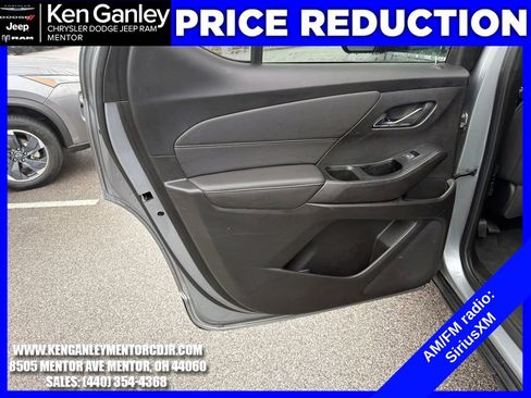 Used 2023 Chevrolet Traverse LT image 19