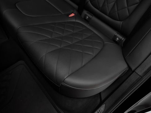 Used 2025 BMW X5 sDrive40i w/ M Sport Package RWD image 69