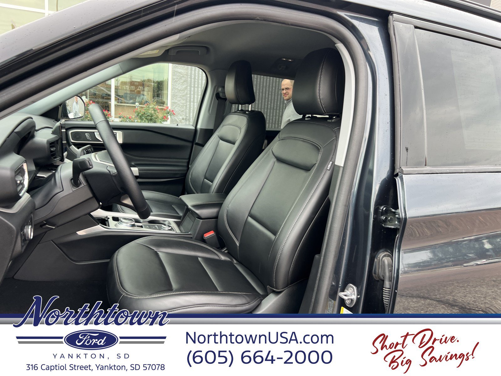 Used 2024 Ford Explorer XLT w/ Equipment Group 202A AWD/4WD image 15