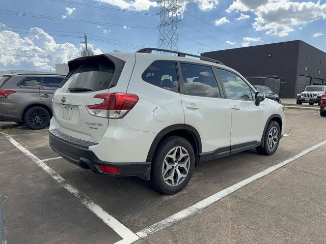Used 2020 Subaru Forester Premium AWD/4WD image 5
