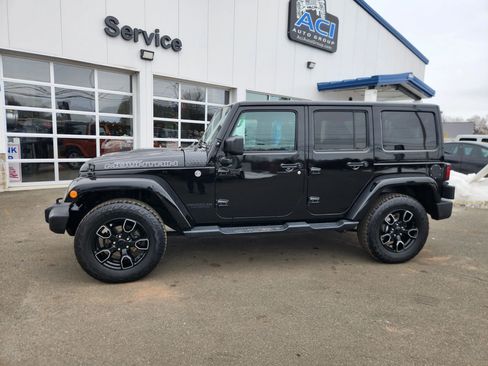 Used 2017 Jeep Wrangler Unlimited Sahara image 7