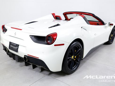 Used 2018 Ferrari 488 Spider RWD image 9