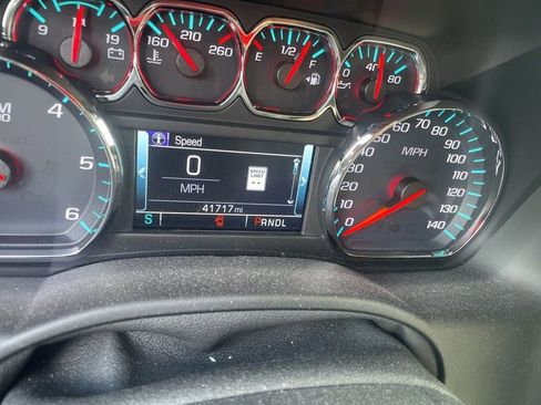 Used 2019 GMC Yukon SLT w/ Premium Edition image 5