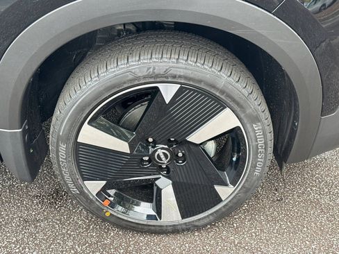 New 2026 Nissan Kicks SR w/ Illumination Package FWD image 12