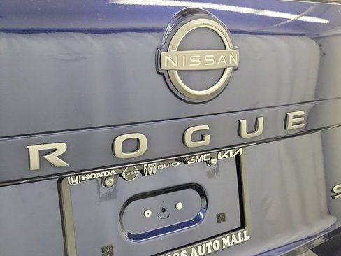 Certified 2025 Nissan Rogue SL FWD image 7