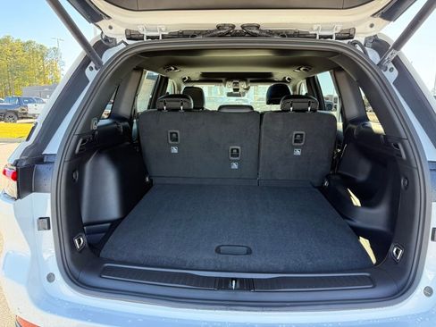 New 2025 Jeep Grand Cherokee Laredo image 23