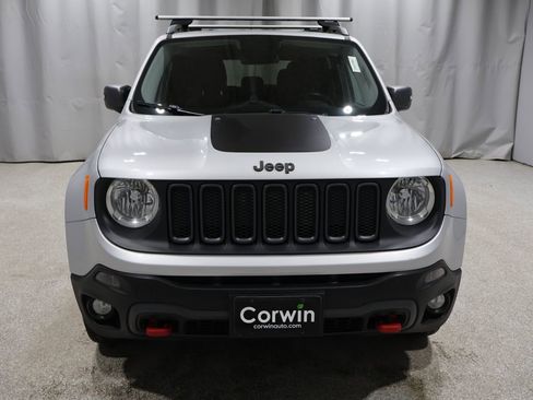 Used 2015 Jeep Renegade Trailhawk image 8