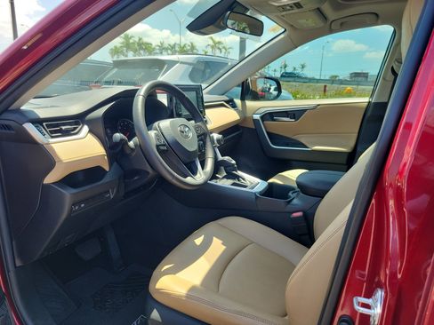 Used 2022 Toyota RAV4 XLE Premium FWD image 19