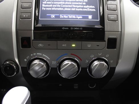 Used 2016 Toyota Tundra SR5 w/ SR5 Upgrade Package image 19