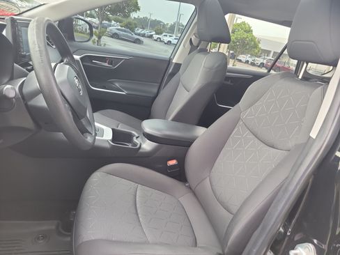 Certified 2022 Toyota RAV4 XLE w/ Convenience Package FWD image 21